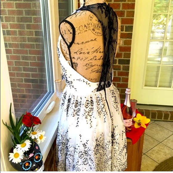 🎉🎉🎉HOST PICK🎉🎉🎉Alice + Olivia dress - Picture 2 of 8